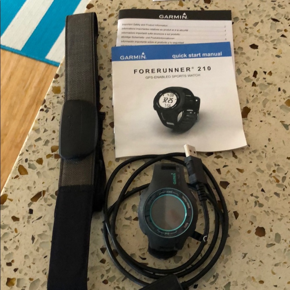 Garmin forerunner 210 w/ gps & heart rate monitor